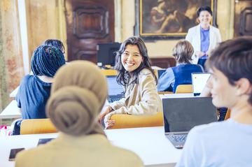Studierende im Seminarraum