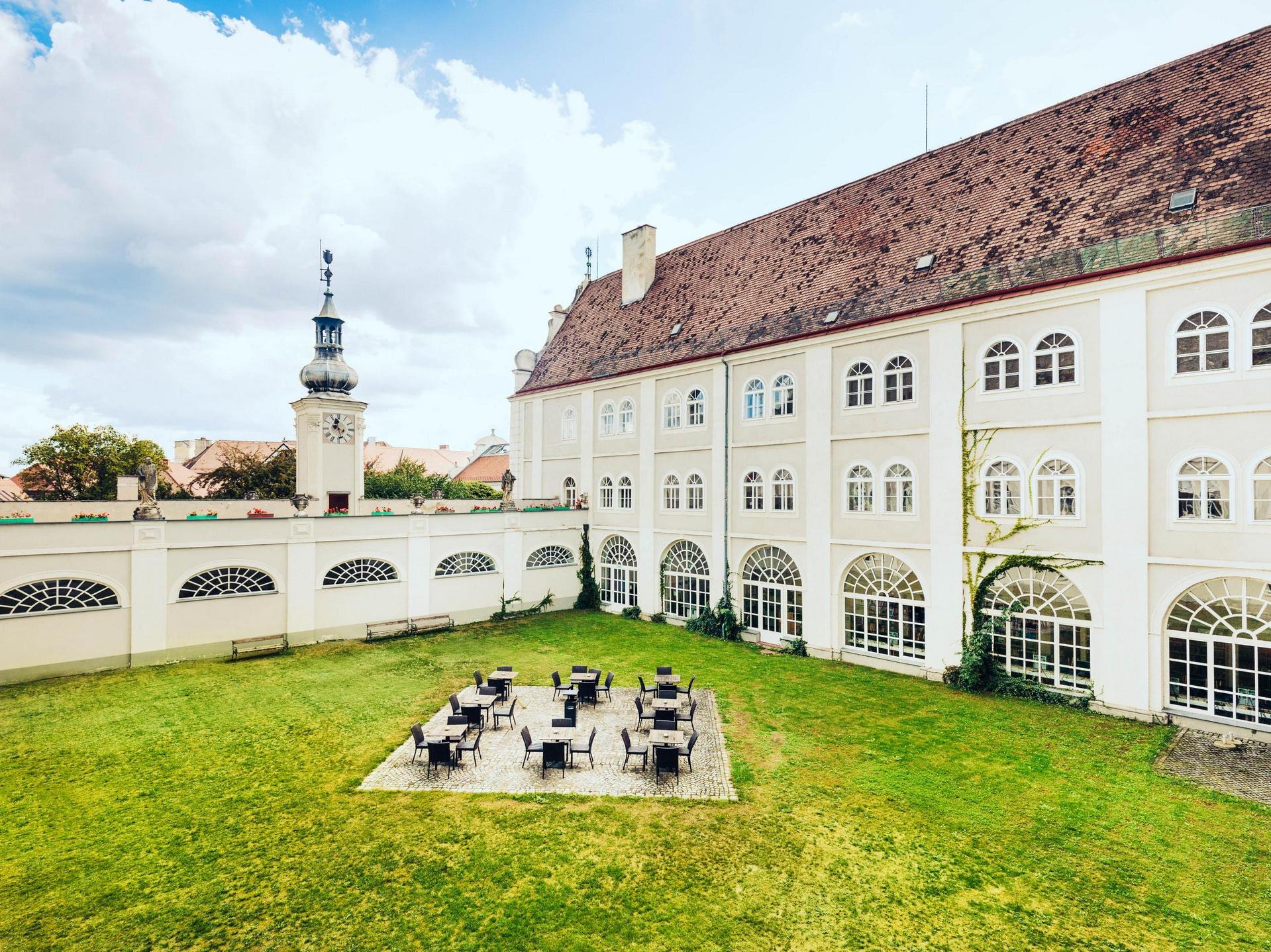 Innenhof der IMC Piaristengasse, einem der IMC Standorte in Krems.