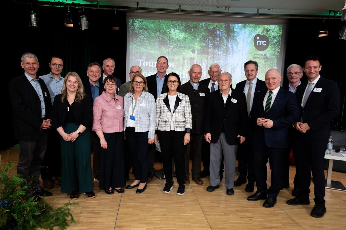 Besucher*innen und Vortragende beim Symposium „Tourism goes Health“