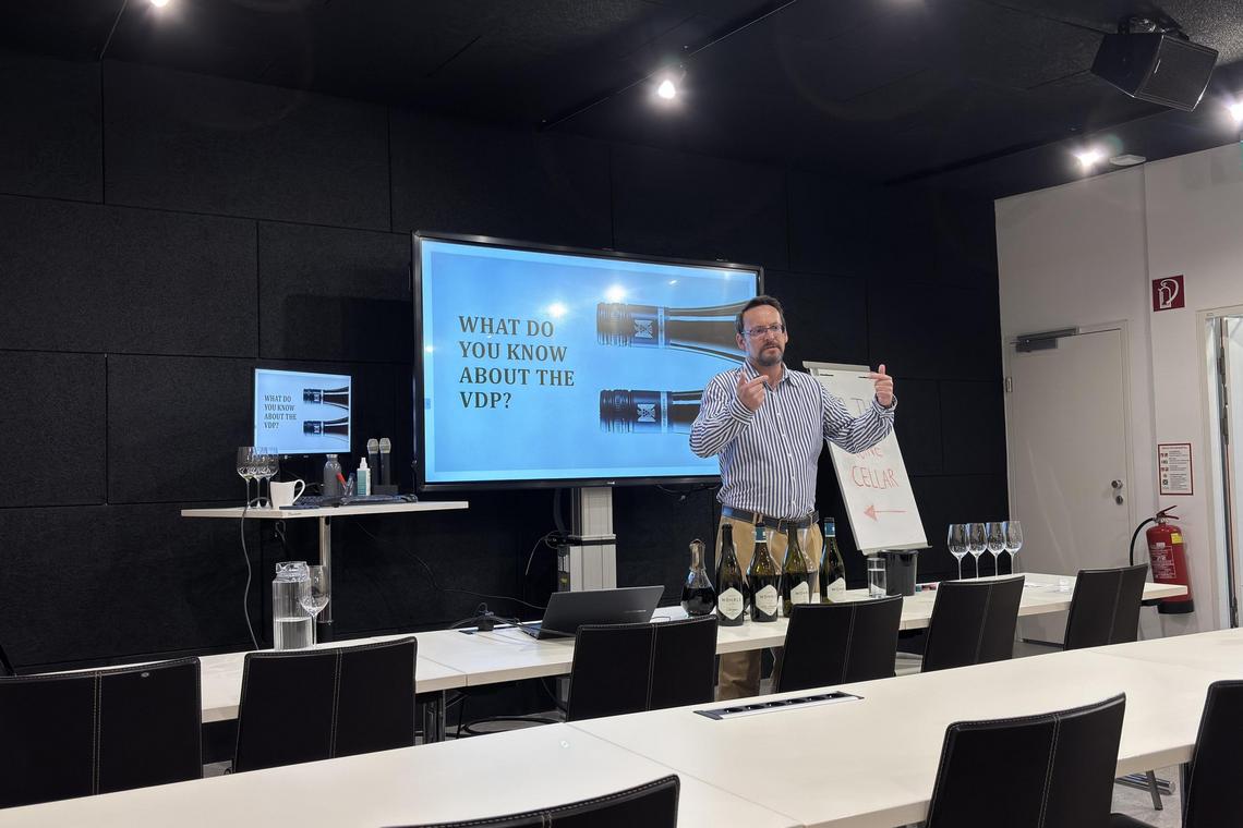 Lecture by Michal Bardel