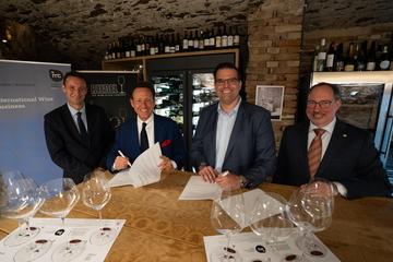 Signing of the strategic partnership with RIEDEL
