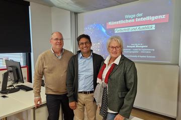 Udo Hofmann, Deepak Dhungana und Angelika Schmoll