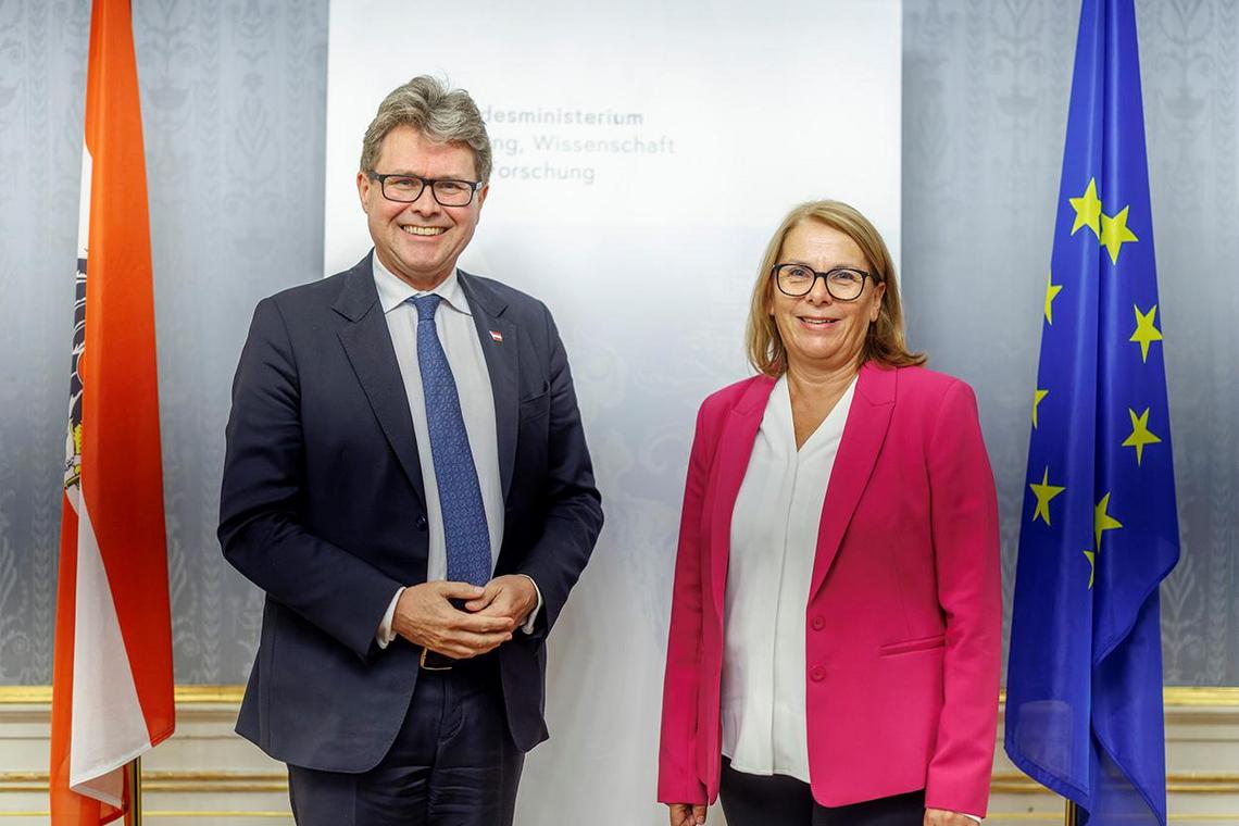 Bundesminister Martin Polaschek und IMC Krems Geschäftsführerin sowie FHK Präsidentin Ulrike Prommer