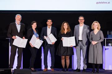 Patrick Simon, Ulrike Schuster, Christian Paumann, Larisa Baciu, Markus Widhalm und Wissenschaftsministerin Eva-Maria Holzleitner