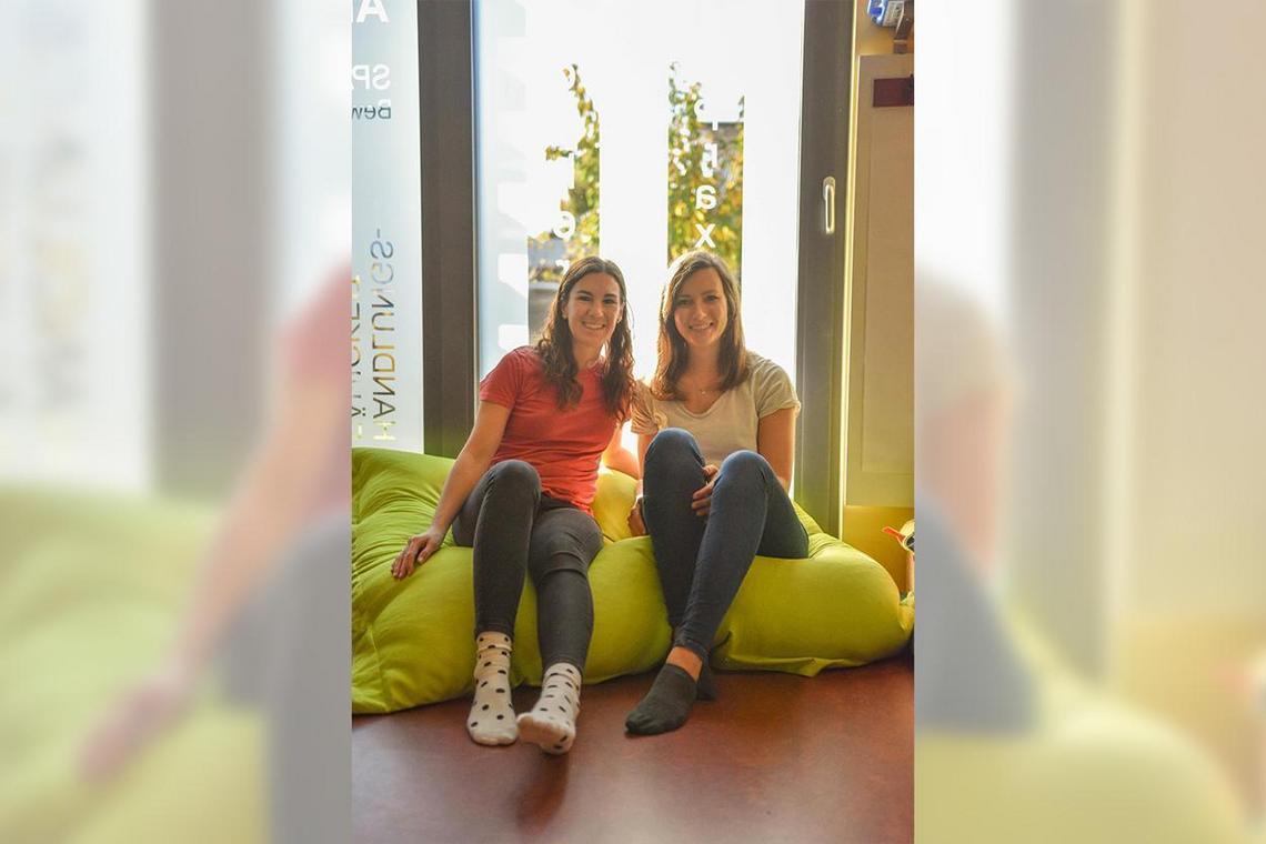 Porträt von Silke Riel und Lisa Schneemann
