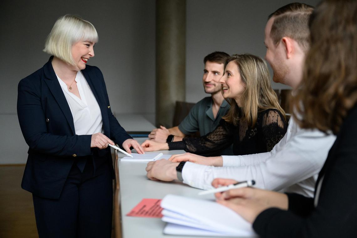 Tanja Ihden and students